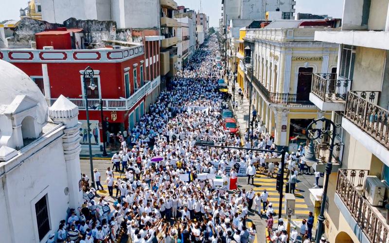 Marchan en Veracruz por falta de quimioterapias