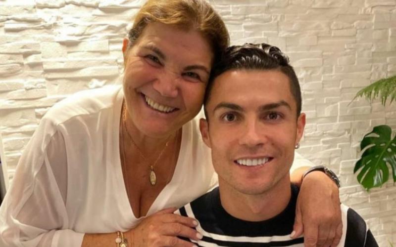 La mamá de Cristiano imitó el festejo de su hijo