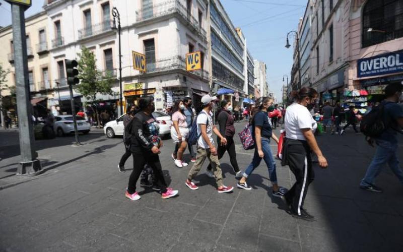 Calles llenas en la Ciudad de México tras arranque del semáforo verde