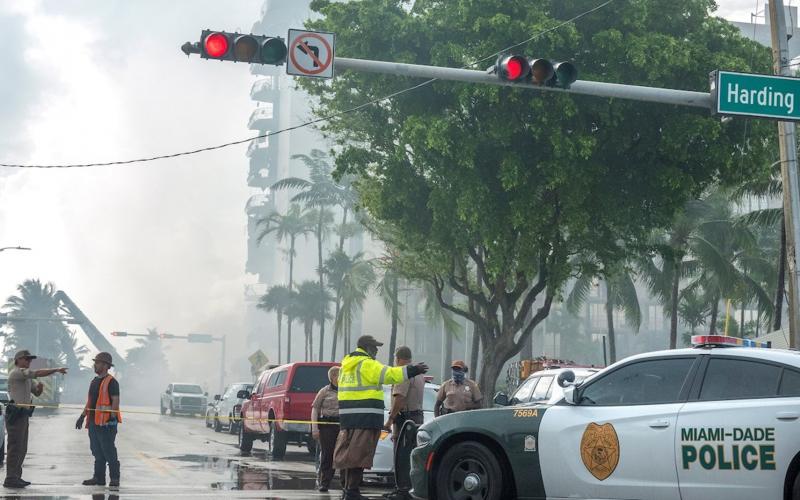 Difícil el rescate en edificio de Miami por lluvias