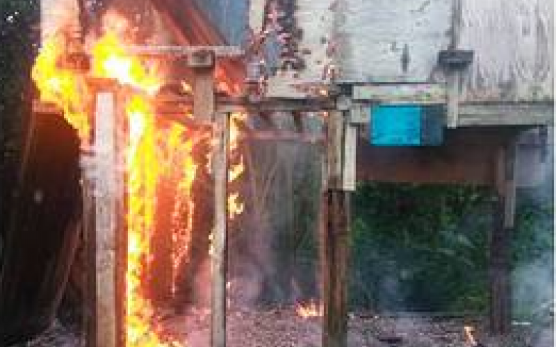 Se incendia vivienda en Pancho Viejo, bomberos terminan con el fuego