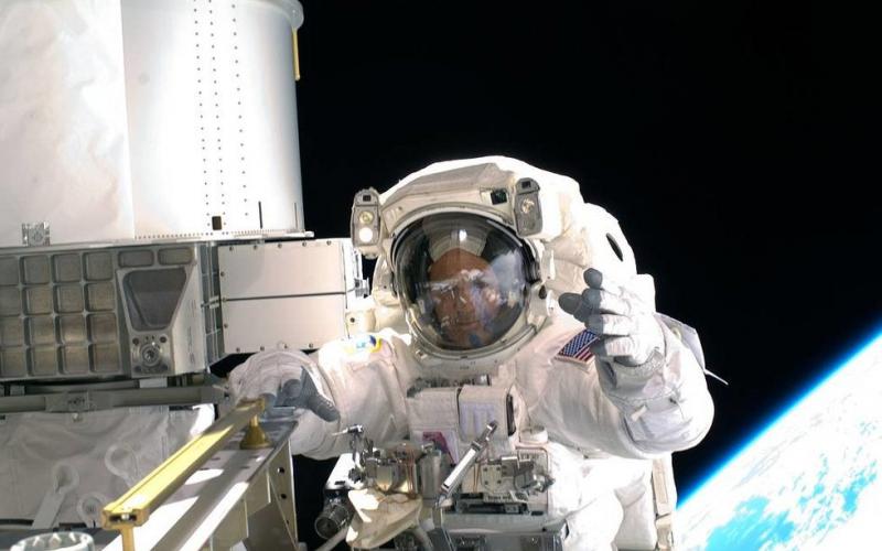 Busca la NASA la forma de lavar la ropa de los Astronautas
