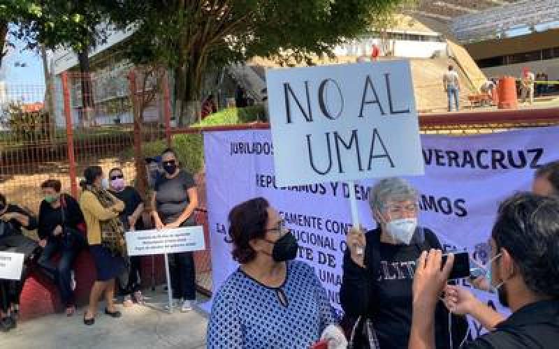 Amenazan jubilados con plantón en Veracruz