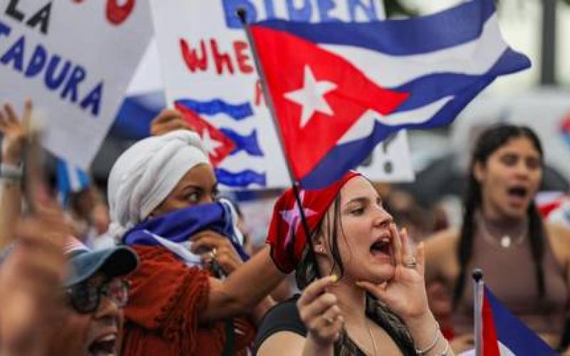 Alerta Rusia que EU intenta iniciar una ‘revolución de colores’ en Cuba