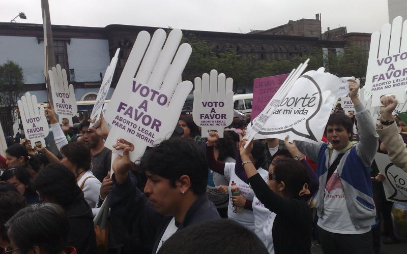 Movimiento Amplio de Mujeres celebra iniciativa de aborto