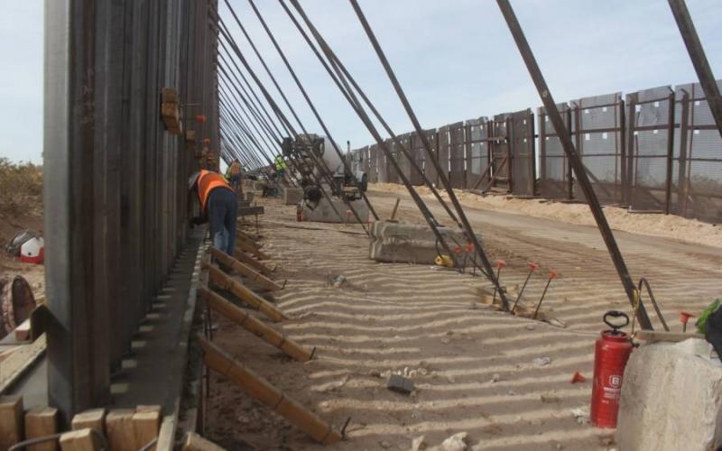 EEUU cancela contratos para construir el muro con México