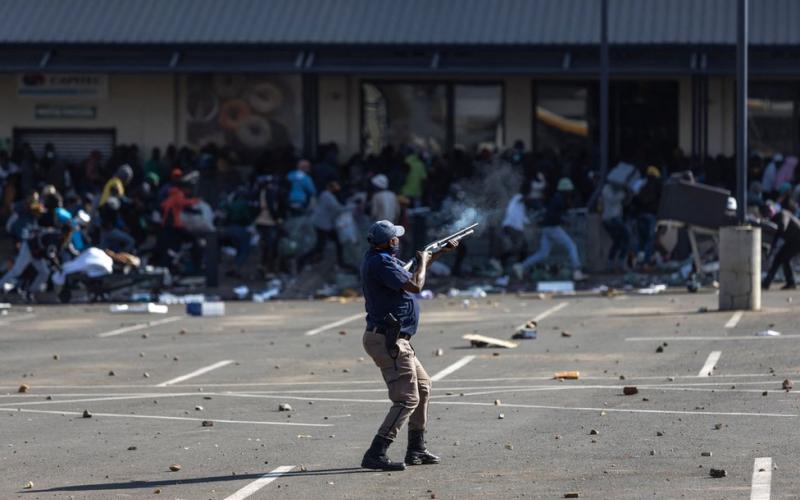 Ola de violencia azota Sudáfrica