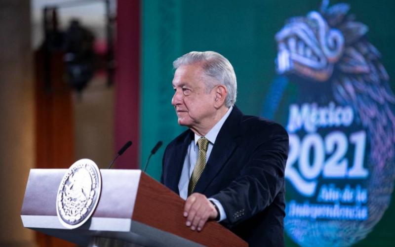 AMLO da pésame a familiares de trabajadores fallecidos en pemex