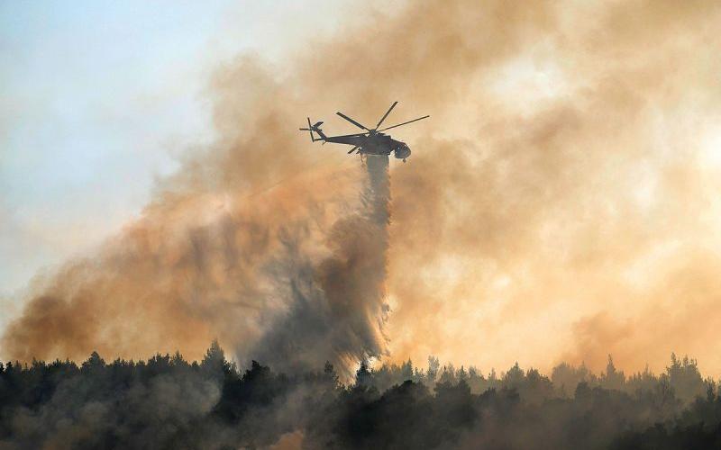 UE envía ayuda para combatir las llamas