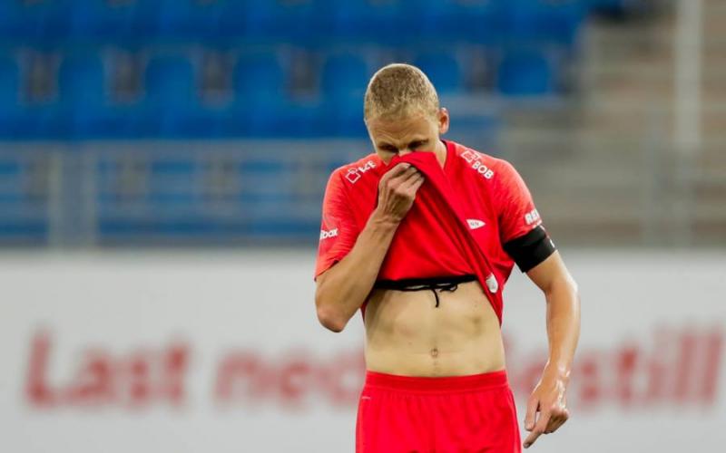 Tras orgía en estadio de Noruega, fue despedido un futbolista 