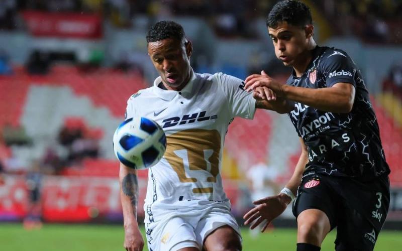 Pumas cae goleado ante Necaxa y se hunde en la Liga MX