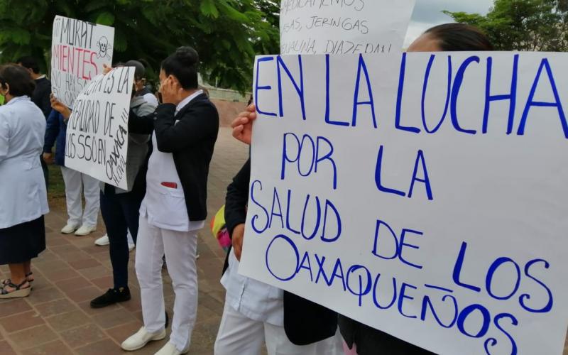 Sin medicamentos ni doctores, así se enfrentan al covid-19