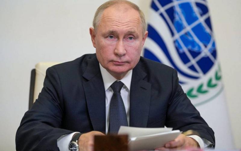 Vladimir Putin anuncia que "decenas de personas" tienen Covid-19