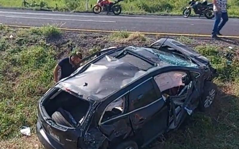 Reportan grave a hombre que volcó sobre la autopista Veracruz-Córdoba