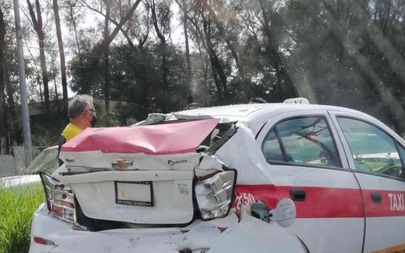 Aparatoso choque en carretera Veracruz-Xalapa