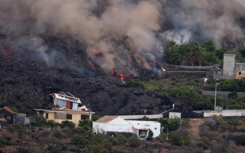 España declara catástrofe en isla de La Palma; libera fondos de ayuda