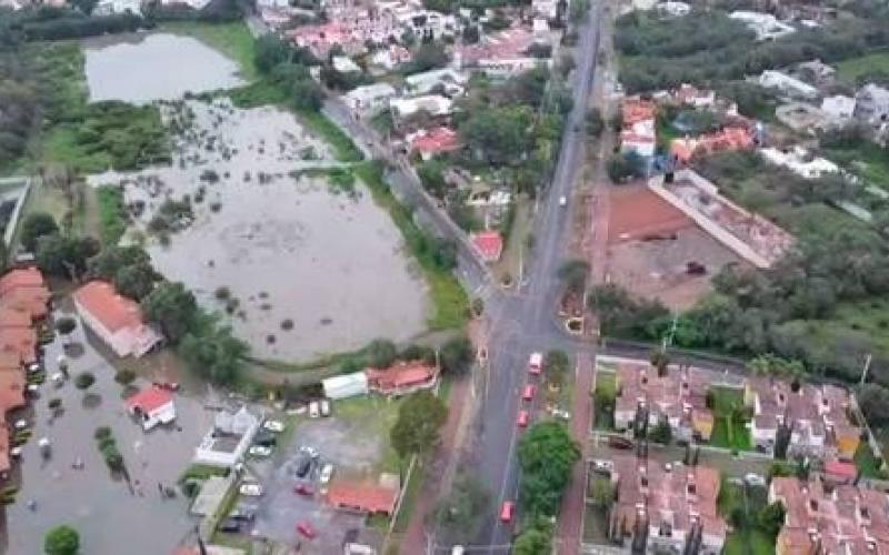 Se inunda pueblo mágico de Tequisquiapan