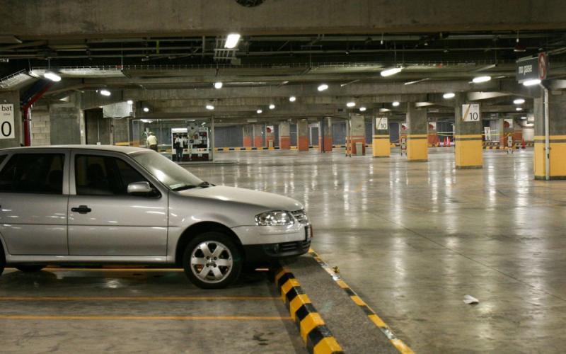 Este es el ladrón en estacionamiento de Parque Delta