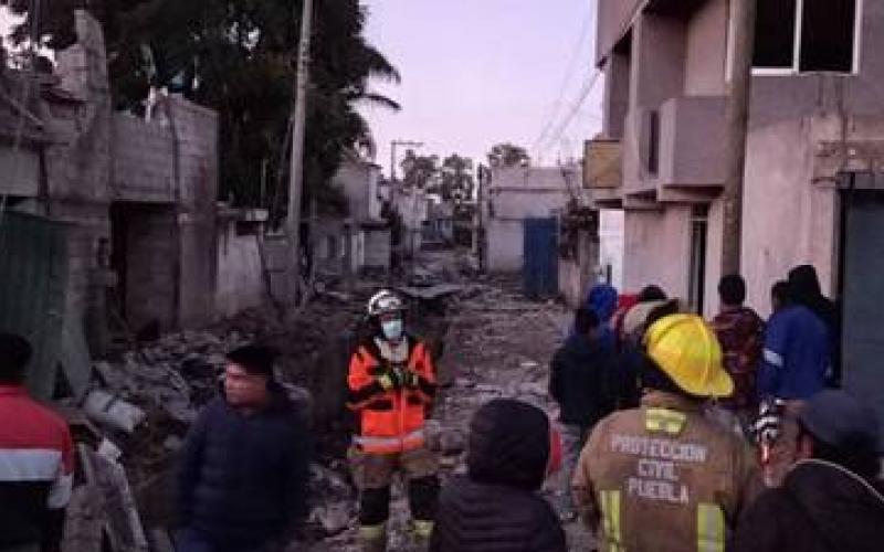 Fuerte explosión de toma clandestina de gas LP. Puebla