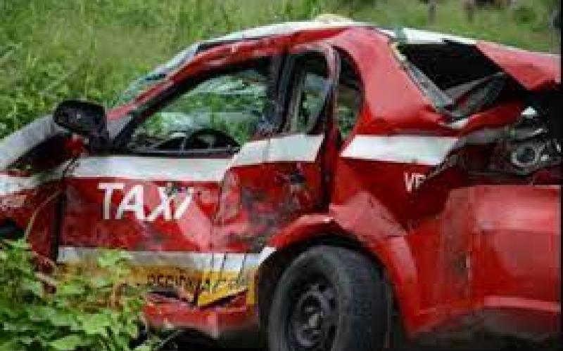 Volcadura de taxi deja 5 personas lesionadas en la Veracruz- Cardel