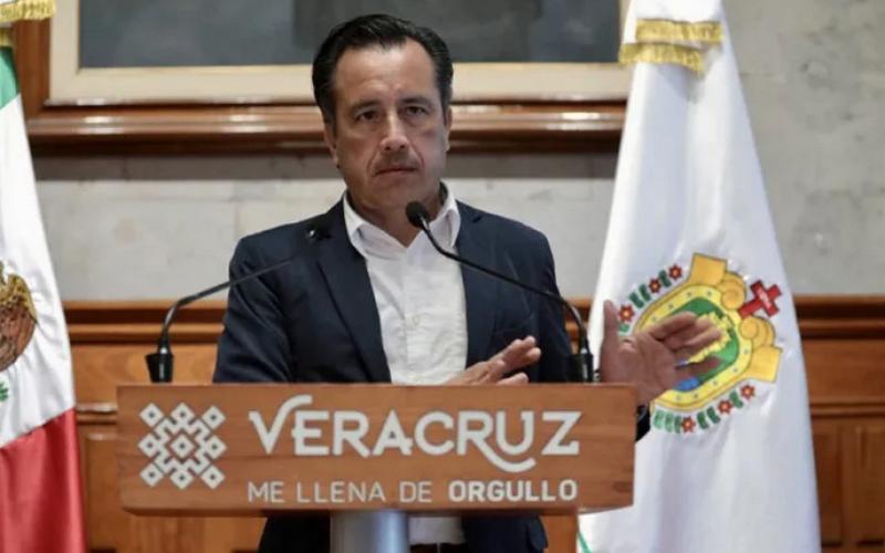 Gobernador rechaza colusión con delincuentes para traficar migrantes en Veracruz