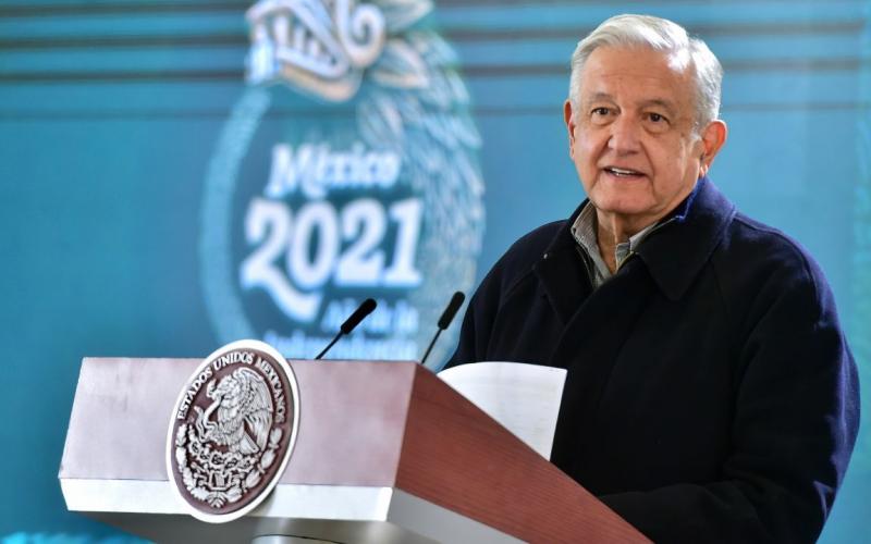  Invita AMLO a asistir a su Tercer Informe de  Gobierno en el zócalo