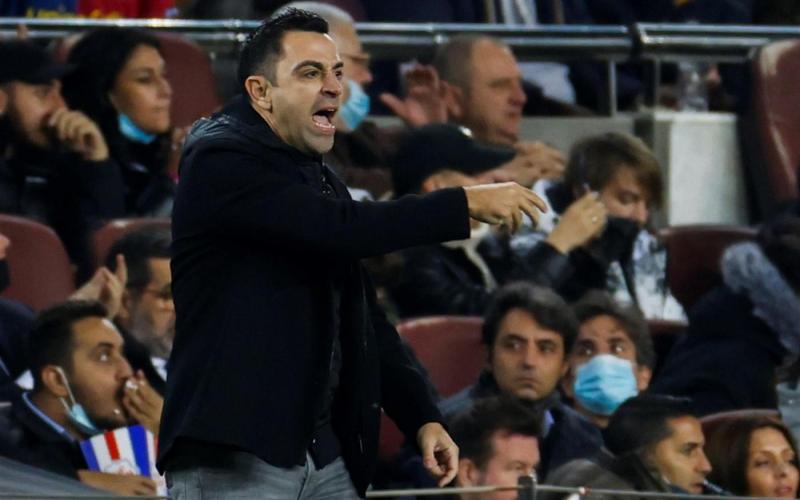 La ‘era Xavi’ comienza con polémica victoria del FC Barcelona