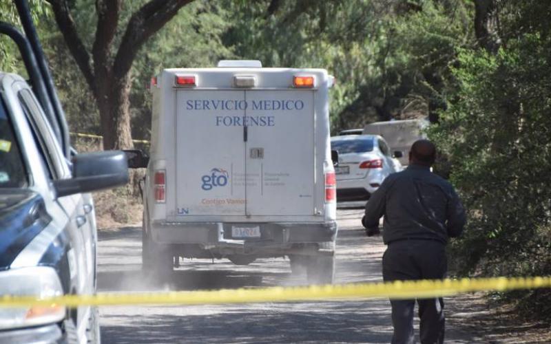 Abandonan cuerpo en el camino la UNAM en Guanajuato