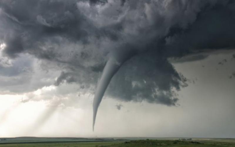 Varios tornados azotan el sur y este de Estados Unidos y dejan decenas de muertos
