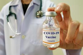 La vacuna contra la COVID-19 llegará en 2020, dice la industria farmacéutica