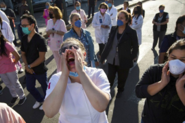 Los trabajadores de la salud de México exigen más protección