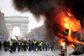Protesta en Paris por asesinato de afroeuropeo