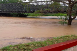 Se desborda río Aguadulcita