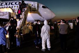 Gracias al puente aéreo entre México y China regresan 54 mexicanos