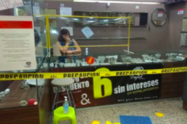 Dos sujetos asaltan Joyería en Xalapa a unos metros de la SSP