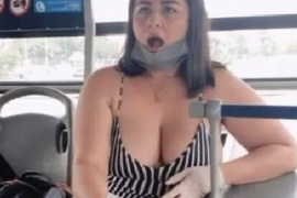 Graban película porno en transporte público