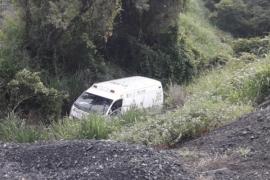 Muere paciente que trasladaba una ambulancia al volcarse en la Tinaja