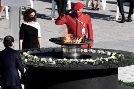  "No están solos en su dolor" España rinde homenaje a caídos por COVID19