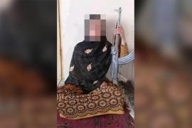 Una adolescente afgana y su hermano menor matan a militantes talibanes que asesinaron a sus padres