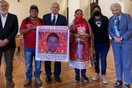 Reunión AMLO: Padres de normalistas satisfechos en los avances caso Ayotzinapa