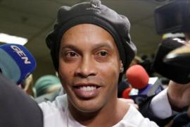 Ronaldinho y su hermano Roberto quedan en libertad