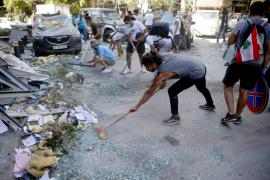 Jóvenes limpian calles, dan asilo y comida a sin casa…