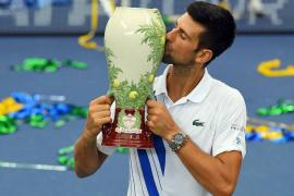 Djokovic gana en Cincinnati y alcanza a Nadal en títulos de Masters 1000