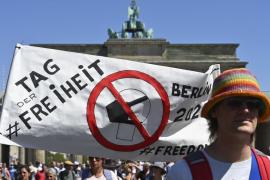 Gran protesta en Berlín Alemania por restricciones COVID19