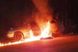  En Ayahualulco Veracruz intentan linchar y queman su auto a presunto asaltante