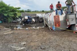 Conductor de tráiler muere tras accidente en la autopista La Tinaja-Cosoleacaque