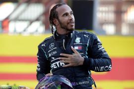 Lewis Hamilton celebró la victoria número 90 en el accidentado GP de Toscana