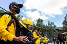 Envía México a 100 bomberos en ayuda contra los incendios de California EEUU