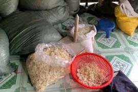 En Vietnam incautan almacén donde limpiaban condones usados para revenderlos