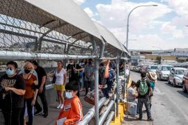  Un mes más las restricciones de tránsito en la frontera México EUA